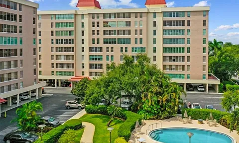 Howell Park Condominiums - Tampa, FL
