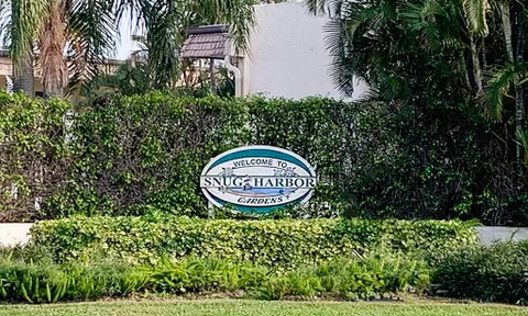 Snug Harbor Gardens Condominiums - Boynton Beach, FL