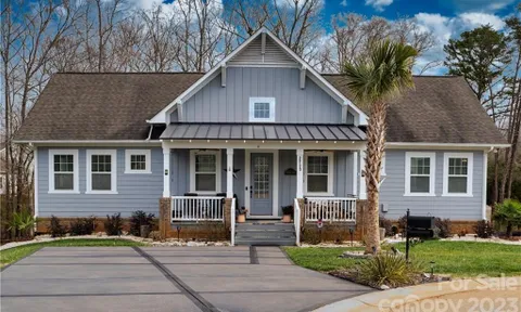 Edgewater The Cottages Image