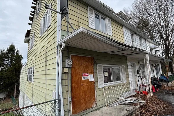 6 WALNUT ST