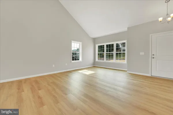 231 PILGRIM DR