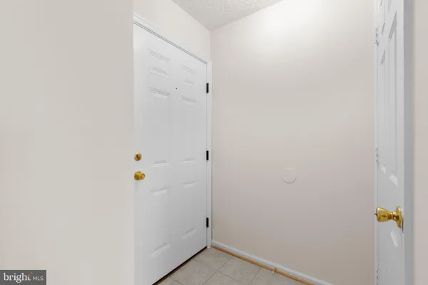 9250 NIKI PL 302
