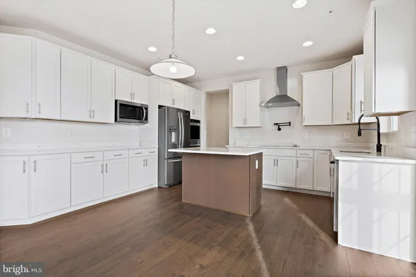 854 IMPERIAL RD