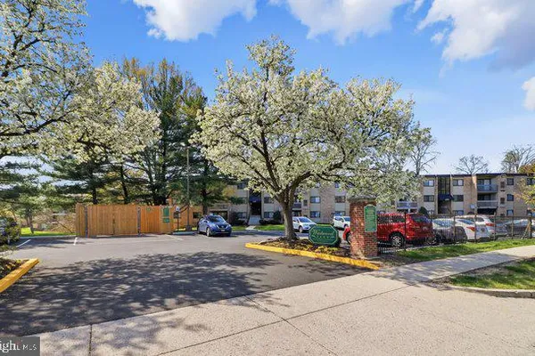 6307 HIL MAR DR 7