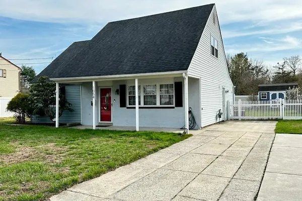 1054 BRADFORD DR