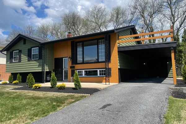 104 LARKSPUR RD