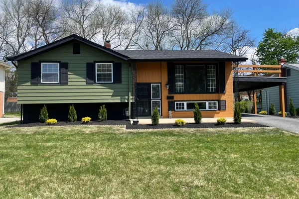 104 LARKSPUR RD