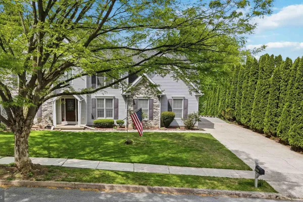 1221 JILL DR