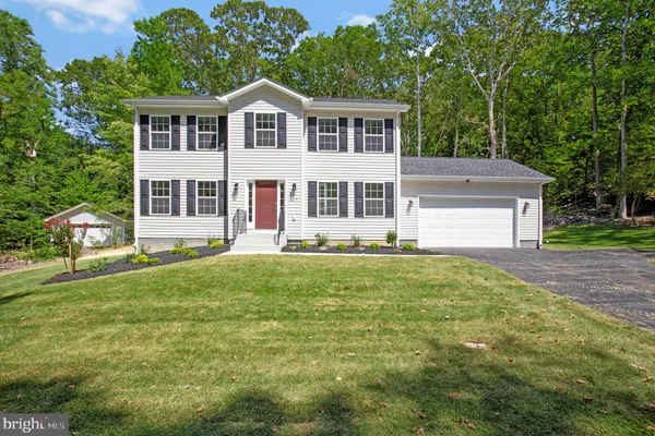 8 E POPLAR LN
