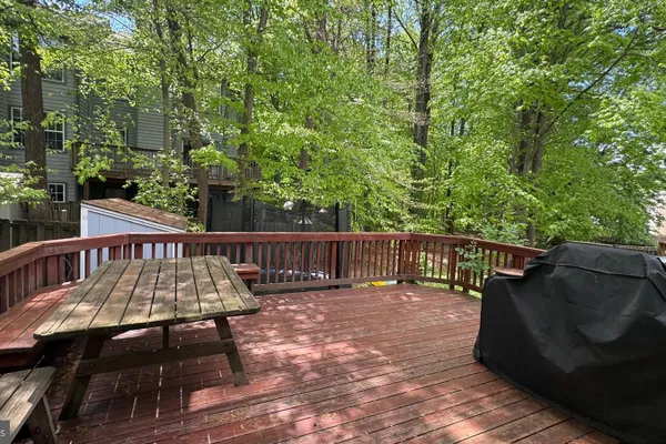 2517 LOG MILL CT