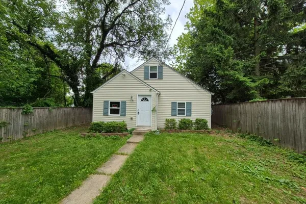 215 SYCAMORE
