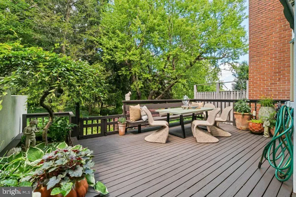 4 HUME CT 25