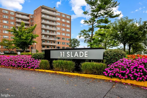 11 SLADE AVE 804