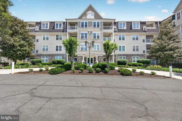 2500 WATERSIDE DR 103