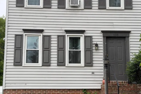 698 TOPAZ DR