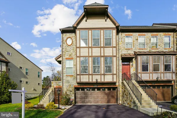 6947 COUNTRY CLUB TER