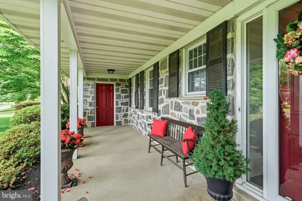 1445 GEORGIAN DR
