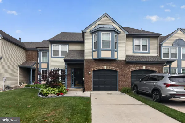 6 HILLTOP LN