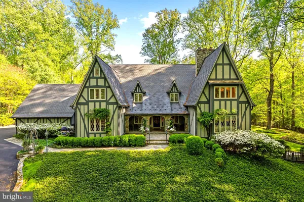 10205 CEDAR POND DR