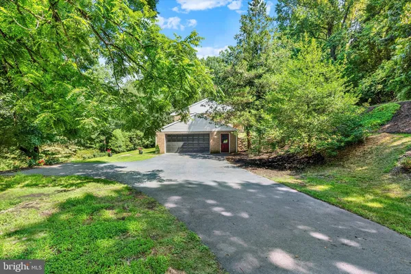 49 FAWN DR