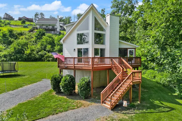 735 SUNSET VILLAGE RD