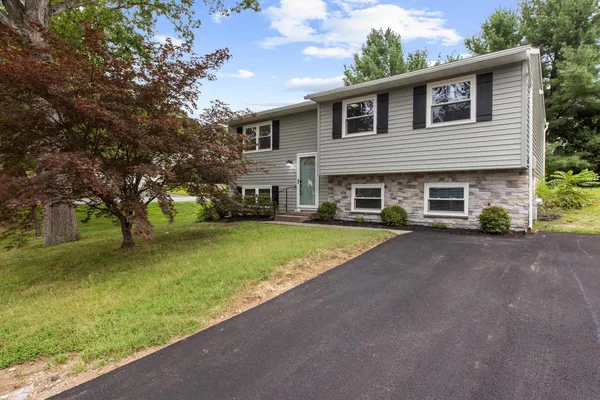 130 CLARENCE AVE