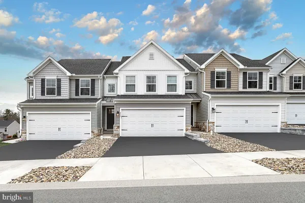 2325 HAMPDEN CT 30
