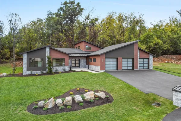 1868 CARRERA DR