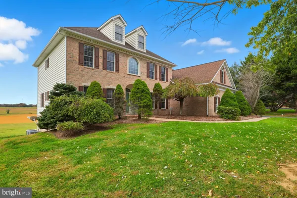 1038 WOODSHIRE LN