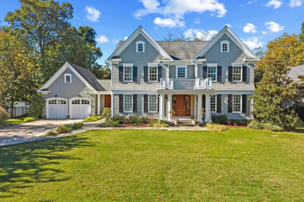219 WARDOUR DR