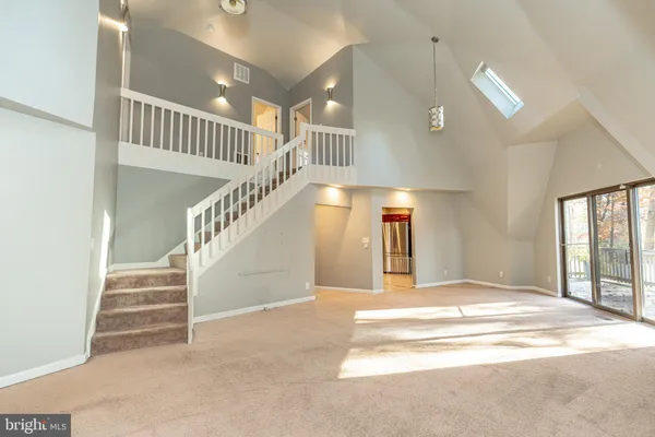 811 CEDAR AVE
