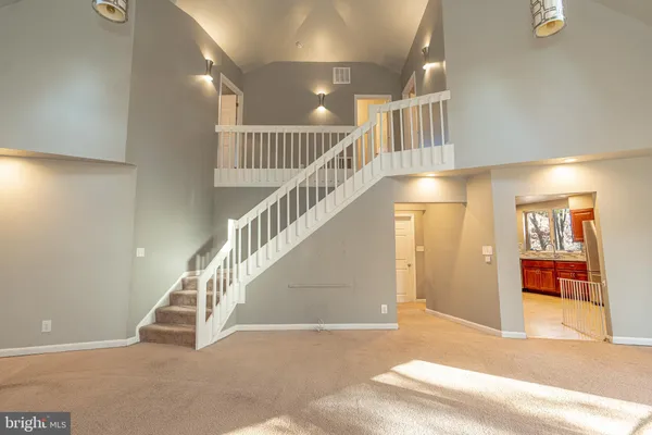 811 CEDAR AVE