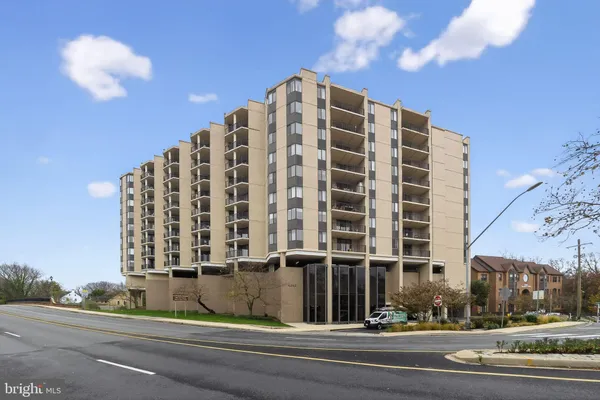 4242 E W HWY 714