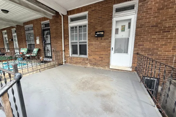 5313 HAMLIN AVE