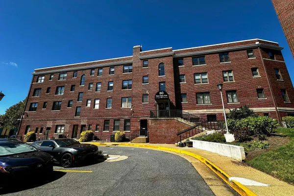 80 NEW YORK AVE 402