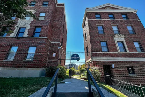 80 NEW YORK AVE 402