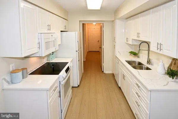 14809 PENNFIELD CIR 415