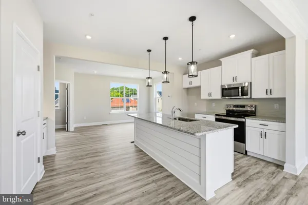 243 BRIARWOOD CIR