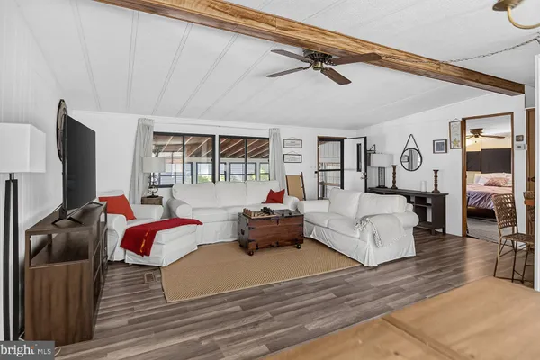 331 JEAN BRADLEY CIR