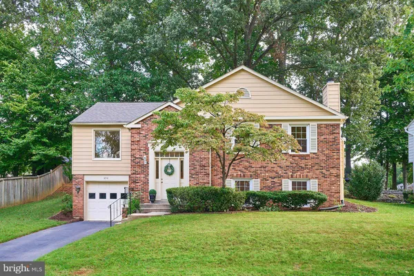9718 LOCH LINDEN CT