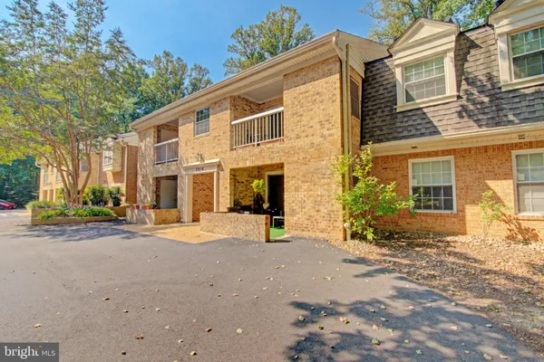 5916 COVE LANDING RD 301