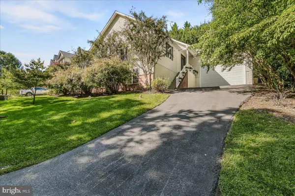 9726 WOODCLIFF CT
