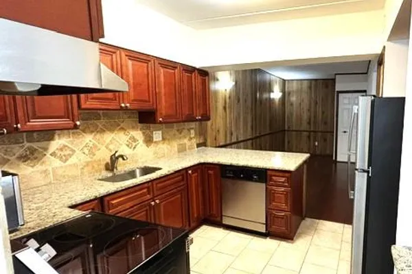 66 OAKRIDGE DR