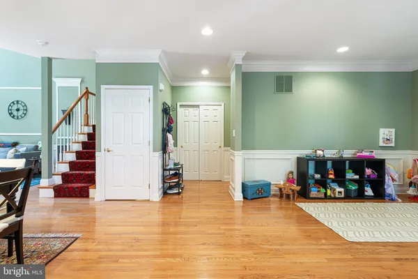 70 LONGVIEW LN