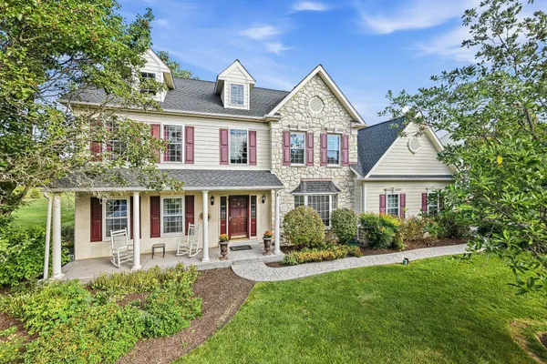 8 CAMERON CT
