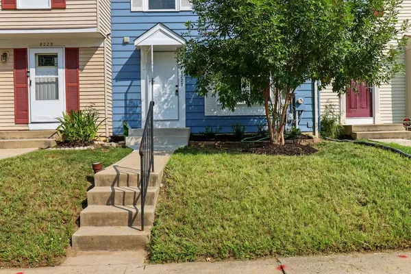 8227 WELLINGTON PL