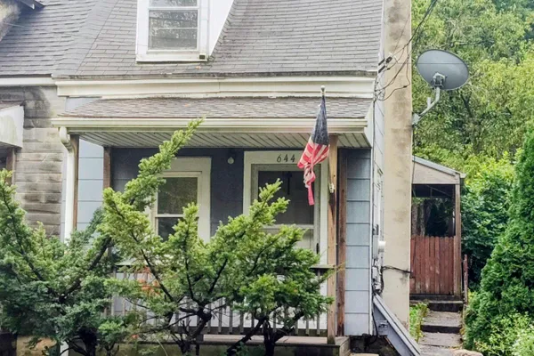 644 MAIN ST