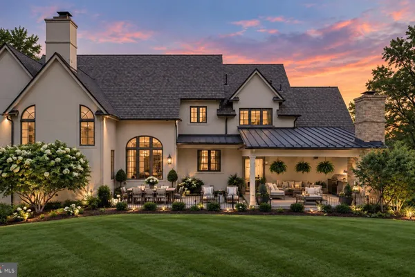 5 PEMBERTON LN