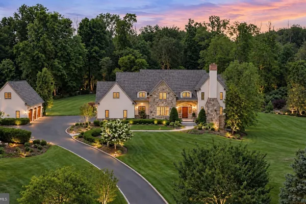 5 PEMBERTON LN