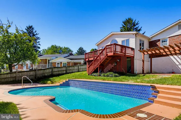 2313 HARCROFT RD